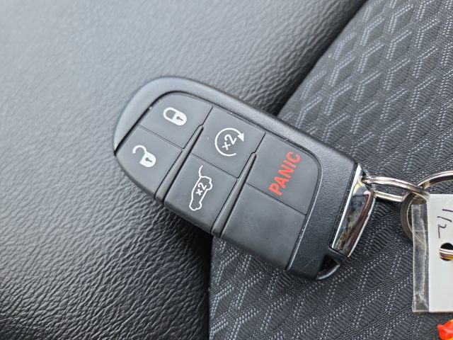 Used 2025 Jeep Compass Latitude w/ Sun & Sound Group image 31