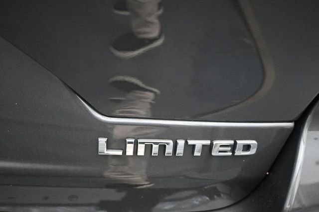 Used 2022 Jeep Grand Cherokee Limited RWD image 12