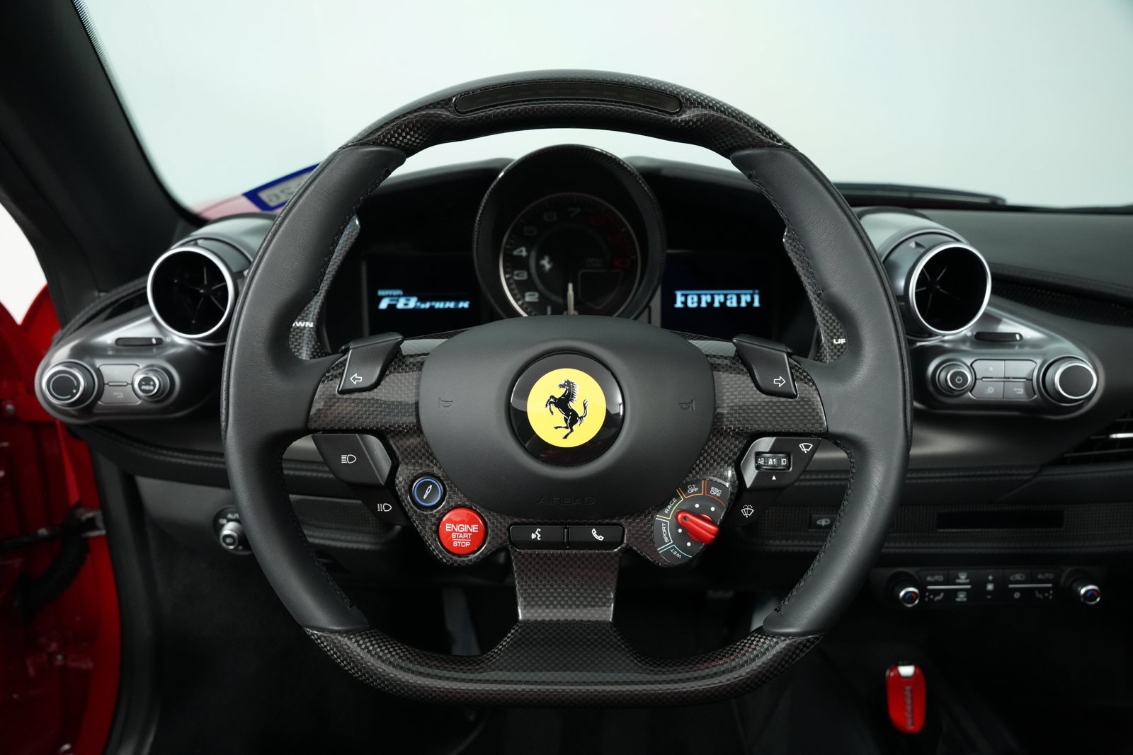 Used 2023 Ferrari F8 Spider RWD image 33