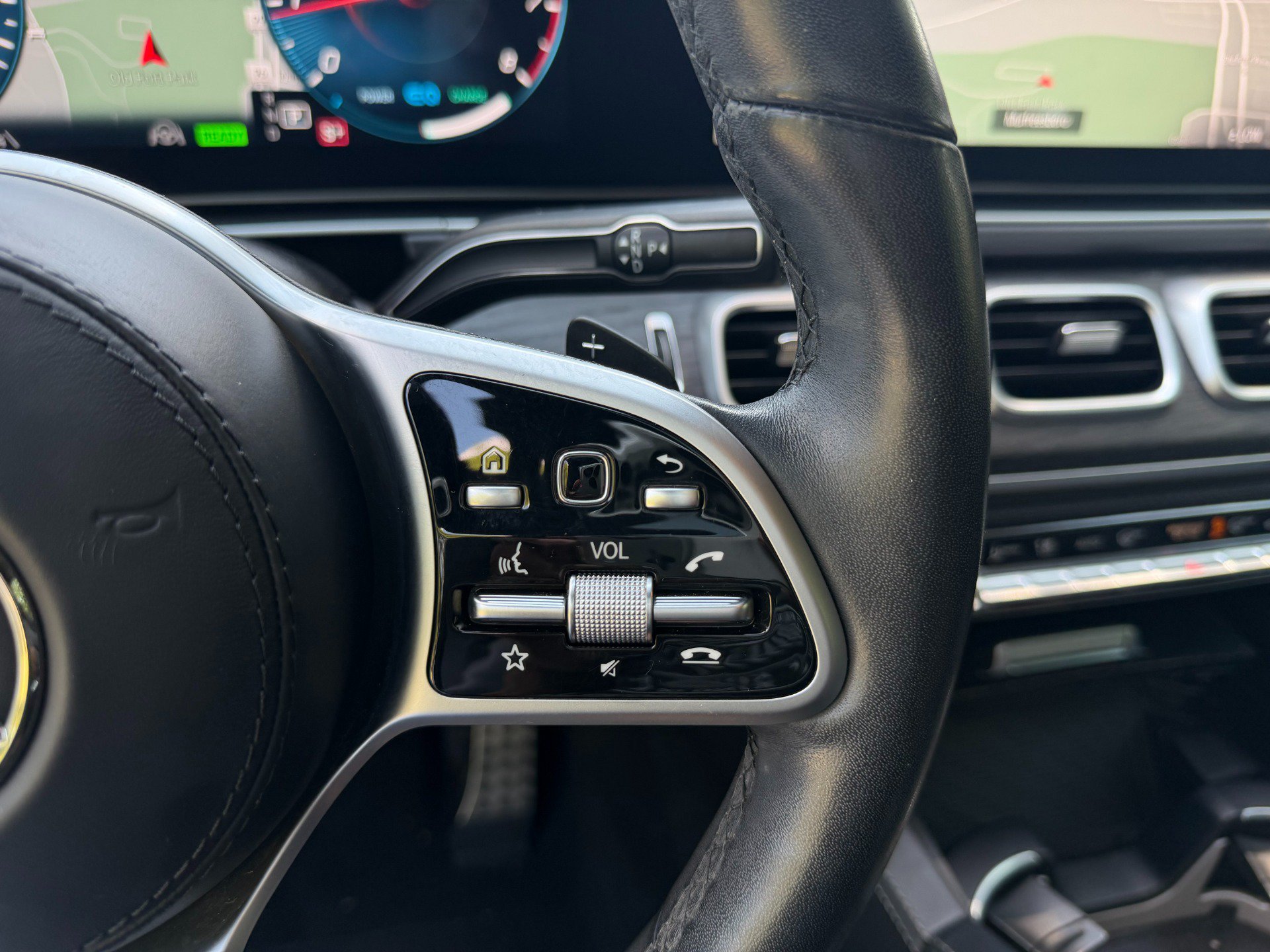 Used 2020 Mercedes-Benz GLS 580 4MATIC image 32