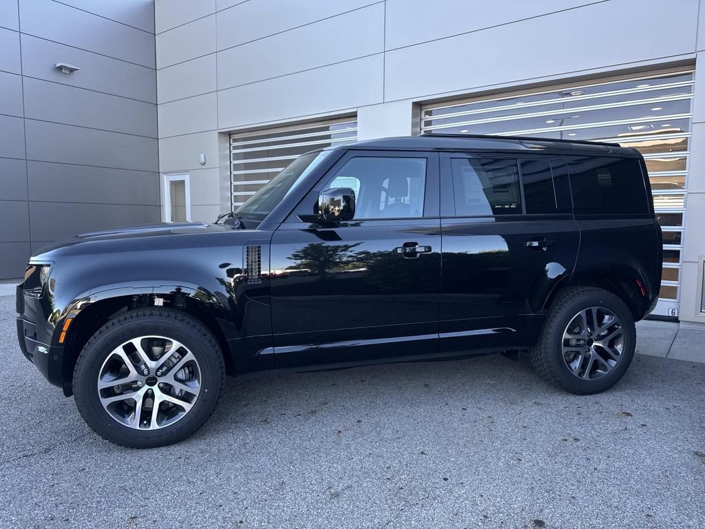 New 2026 Land Rover Defender 110 X-Dynamic SE AWD/4WD image 3