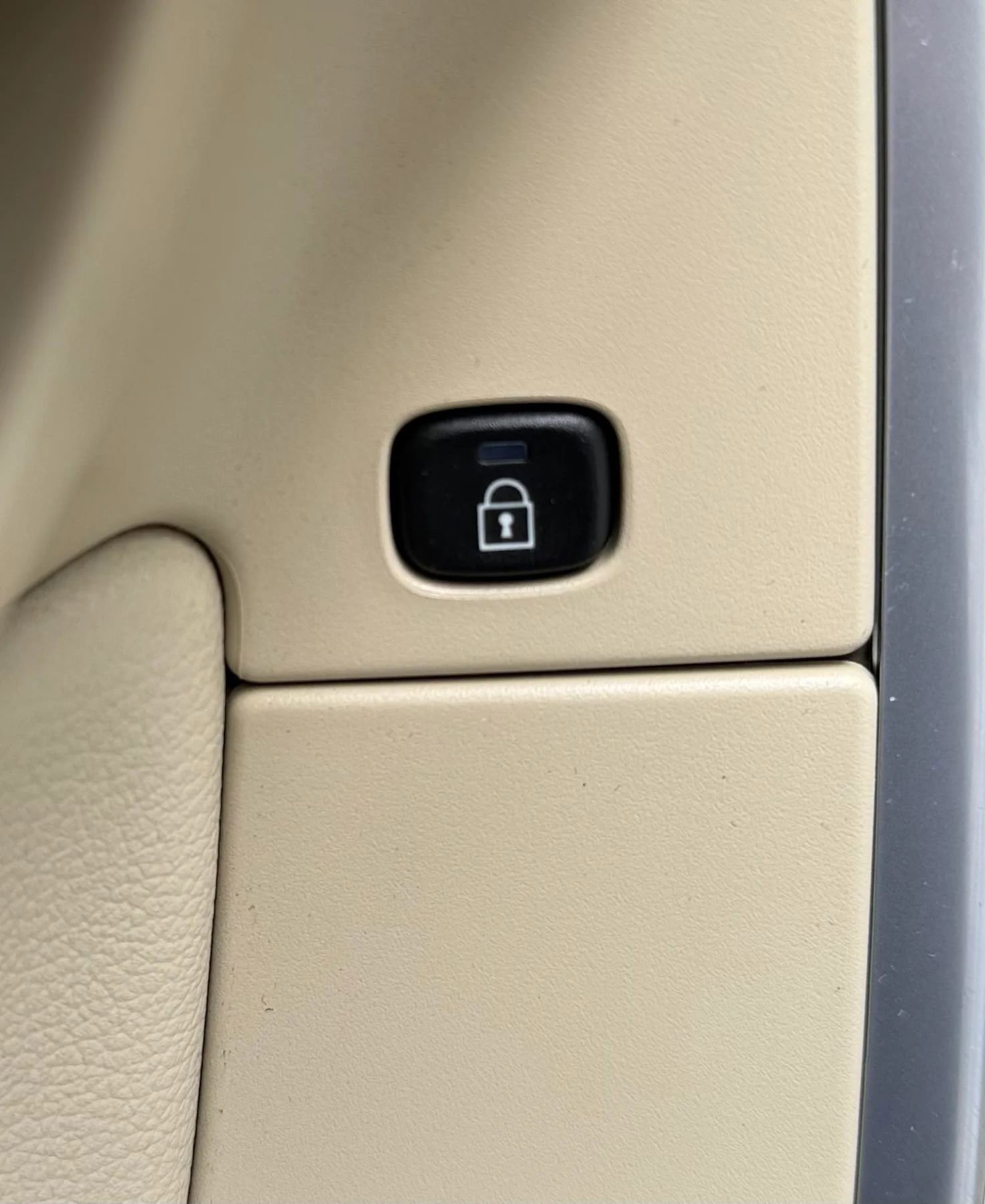 Used 2015 Volvo S60 T5 Premier image 30