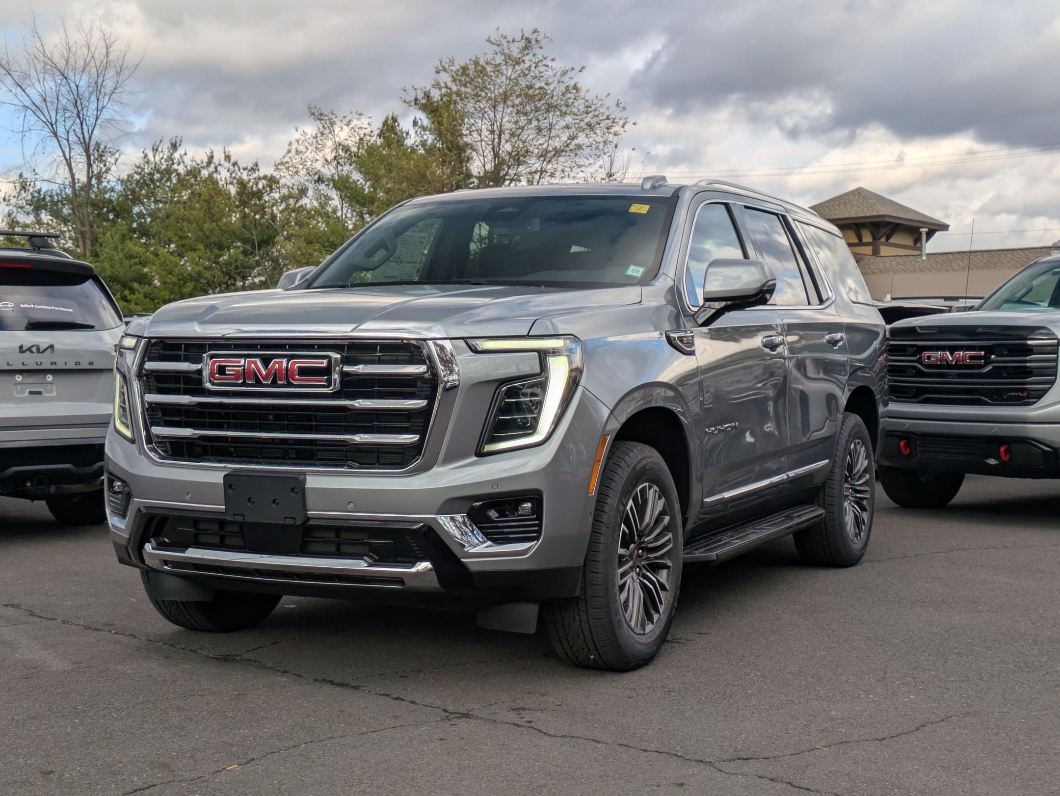 New 2026 GMC Yukon Elevation image 3