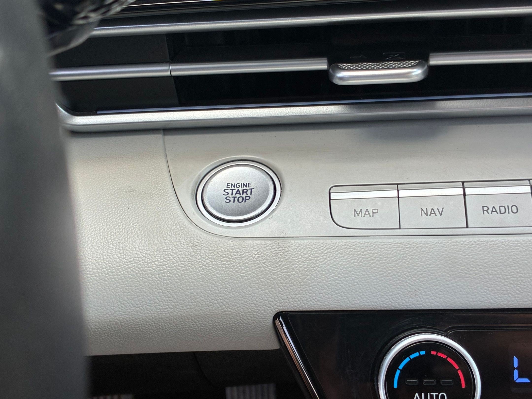Certified 2024 Hyundai Elantra Limited FWD image 21
