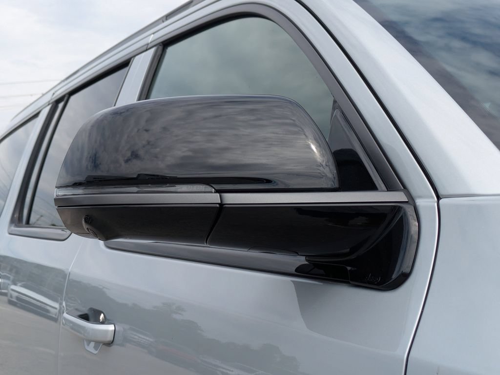 New 2026 Jeep Grand Wagoneer L Limited AWD/4WD image 15