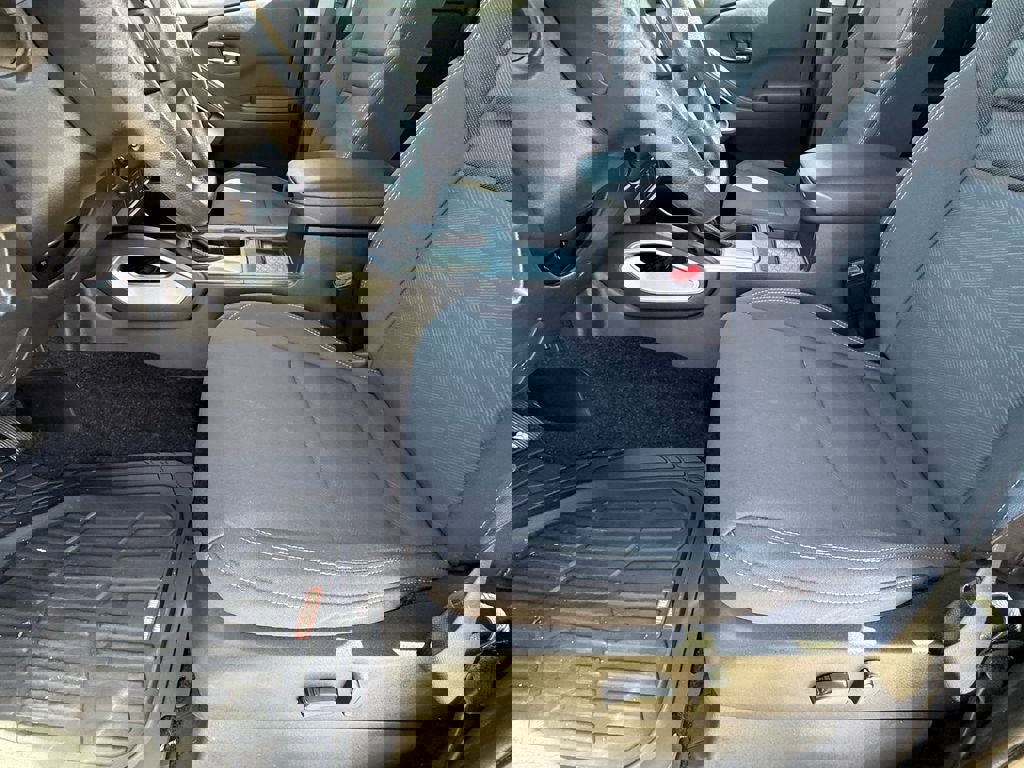 Used 2023 Nissan Frontier SV image 12