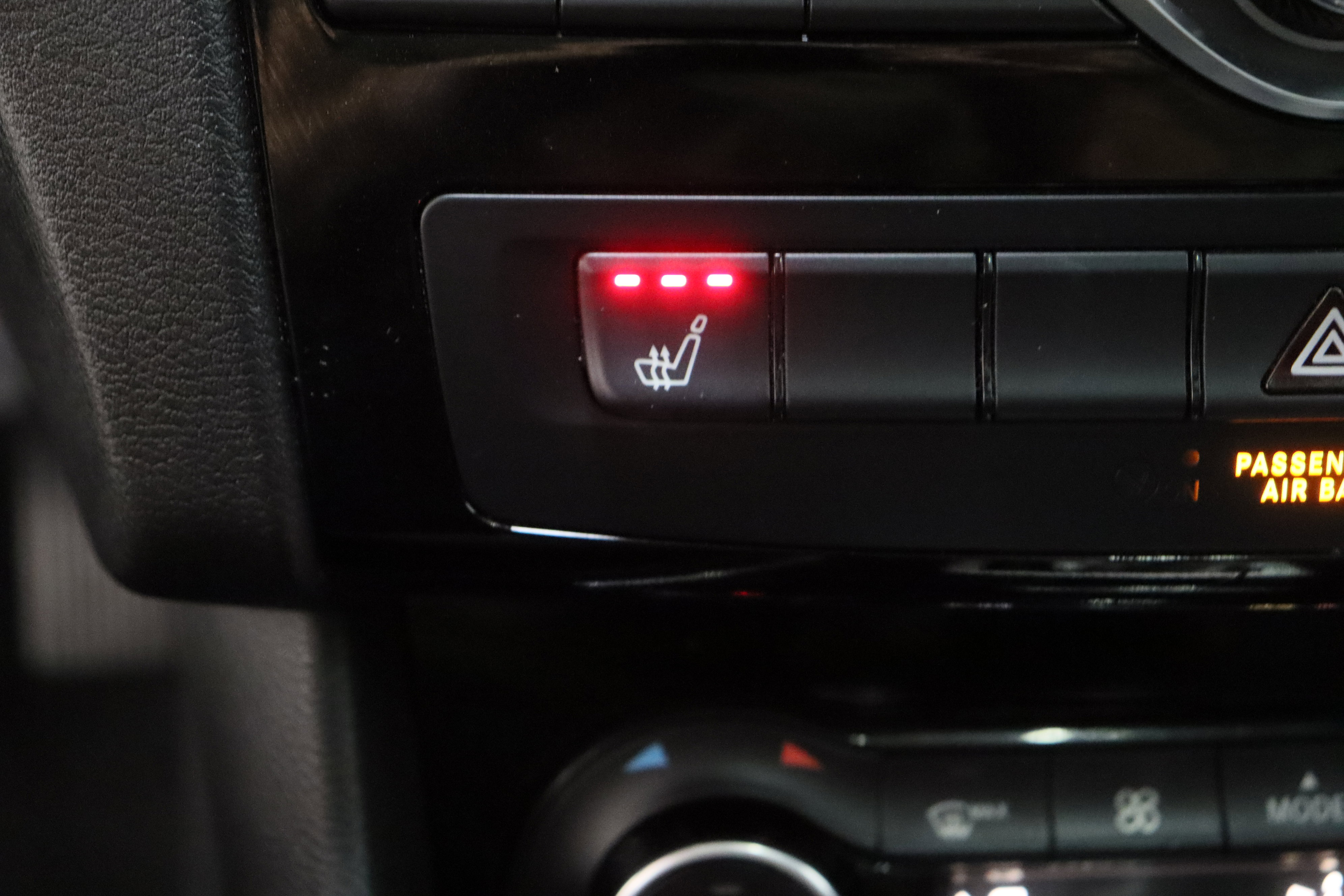 Used 2019 INFINITI QX30 w/ Navigation Package FWD image 24