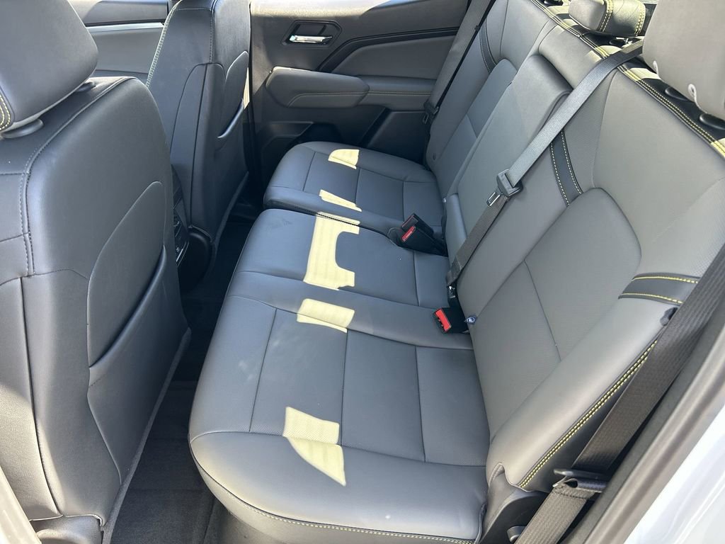 Used 2025 Chevrolet Colorado ZR2 w/ Midnight Edition AWD/4WD image 26