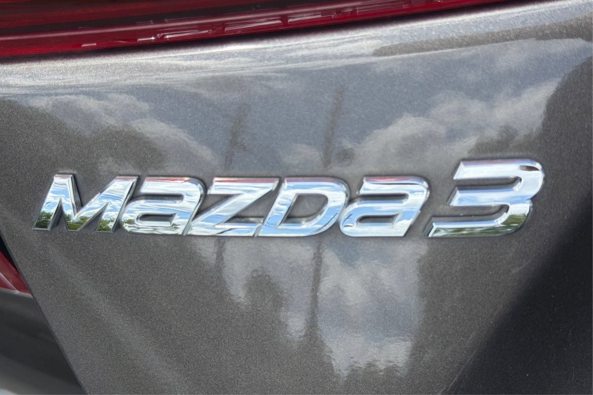 Used 2016 MAZDA MAZDA3 i Sport w/ Preferred Equipment Package FWD image 23