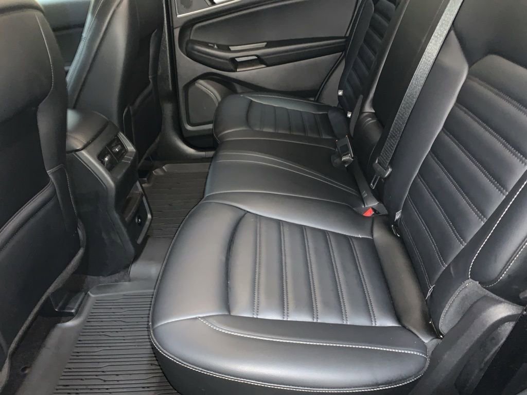 Used 2024 Ford Edge SEL image 13