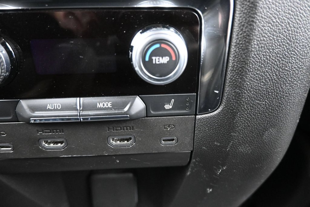 Used 2025 GMC Yukon Elevation w/ Elevation Premium Package AWD/4WD image 19