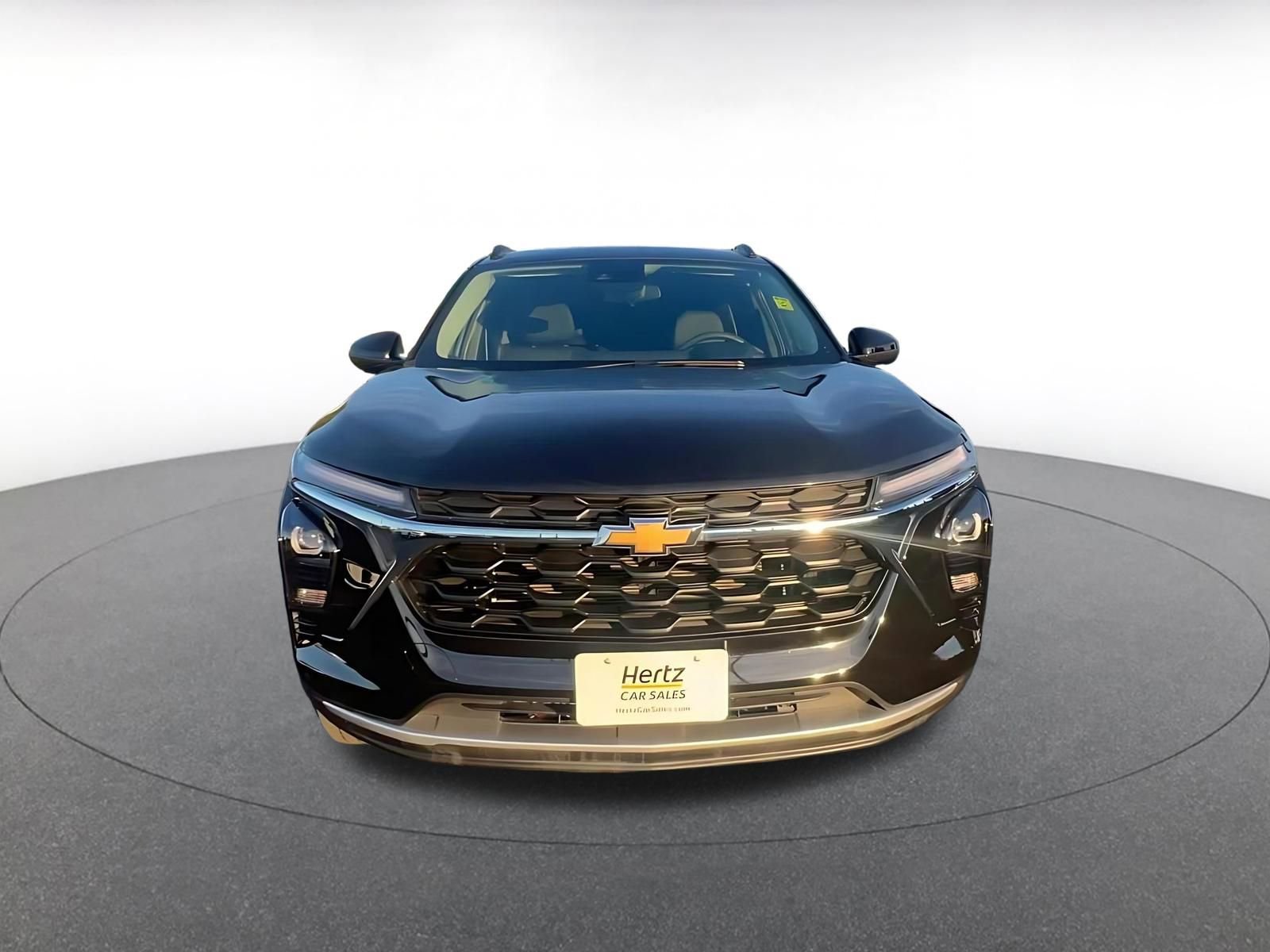 Used 2025 Chevrolet Trax LT image 3