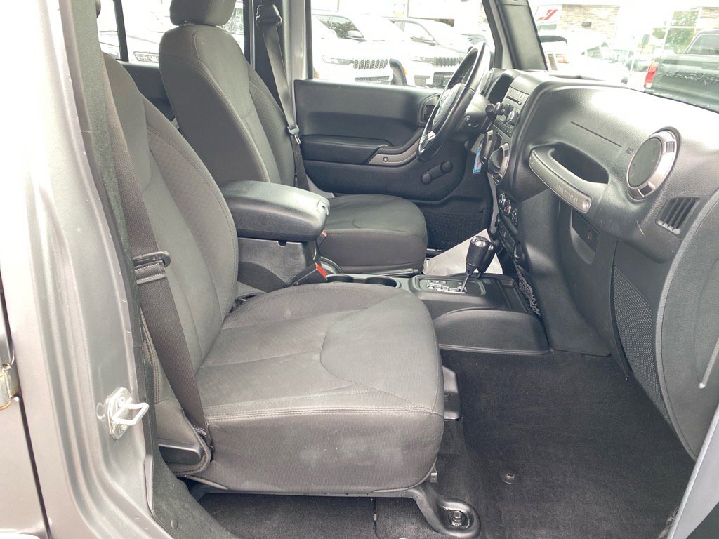 Used 2018 Jeep Wrangler Unlimited Sport w/ Connectivity Group image 22