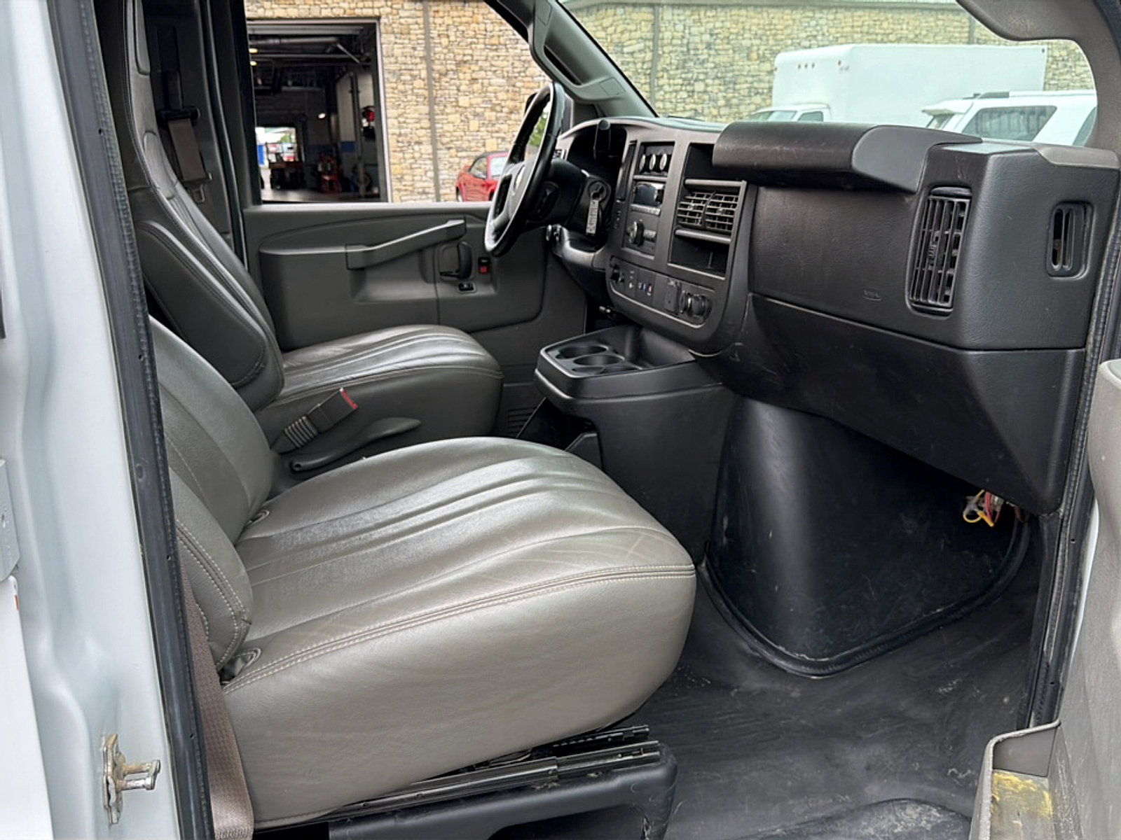 Used 2021 Chevrolet Express 2500 w/ Driver Convenience Package RWD image 6
