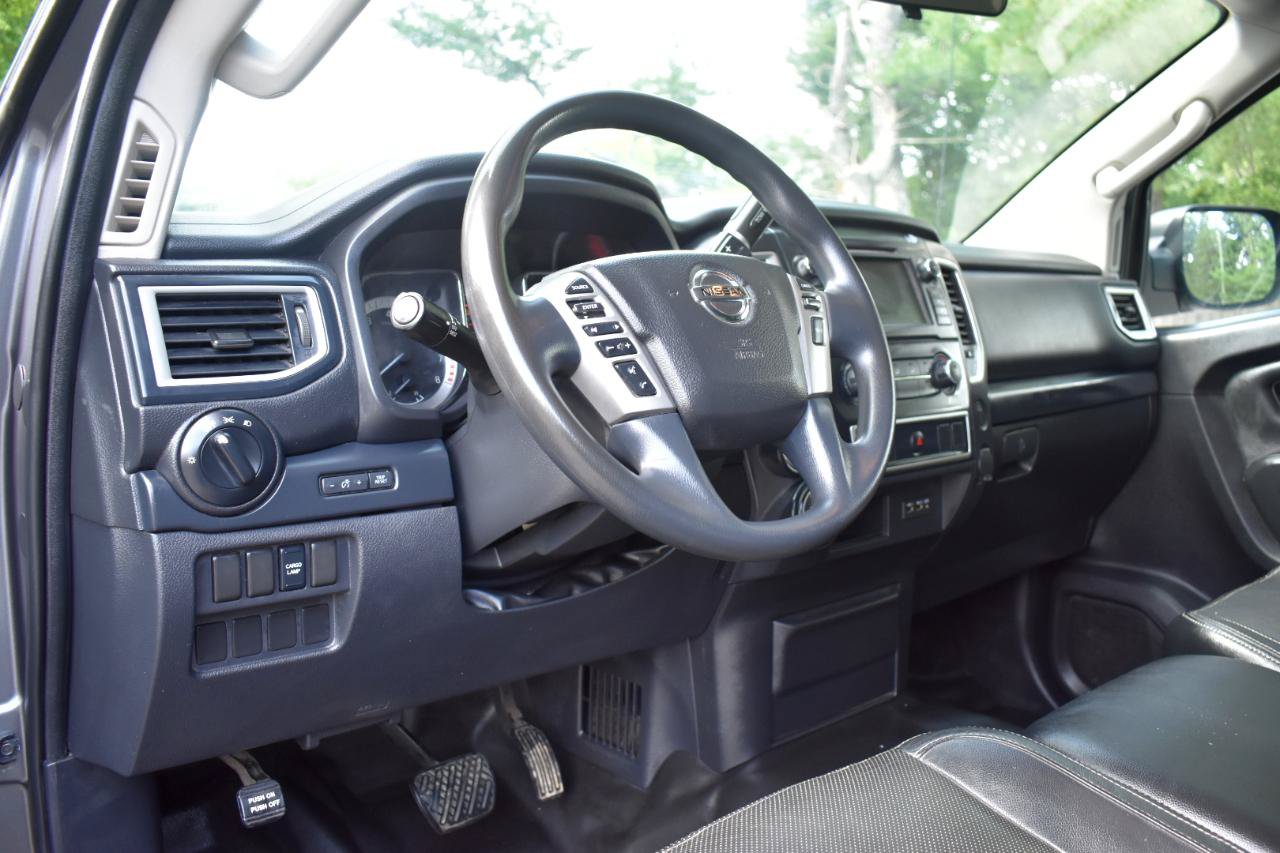 Used 2019 Nissan Titan S AWD/4WD image 14