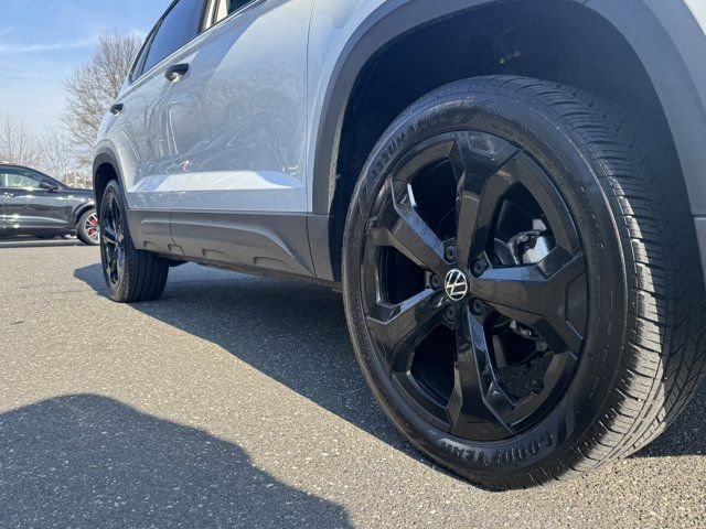 Used 2025 Volkswagen Taos SE image 10