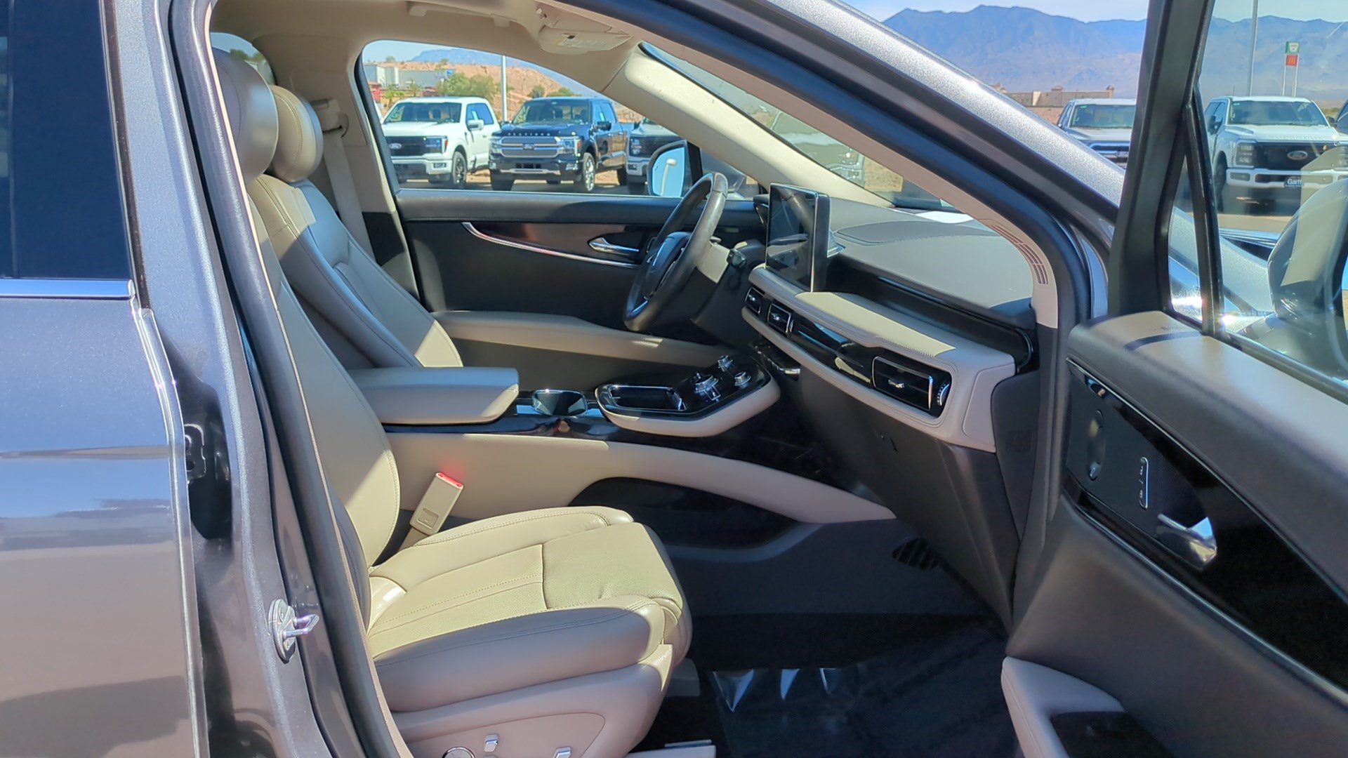 Used 2023 Lincoln Nautilus Reserve w/ Equipment Group 201A AWD/4WD image 30