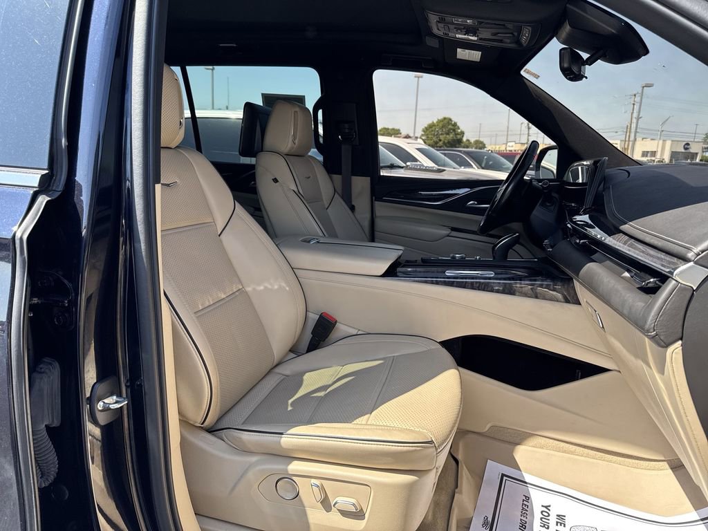 Used 2021 Cadillac Escalade ESV Premium Luxury AWD/4WD image 26