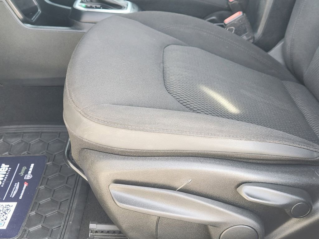 Used 2018 Jeep Renegade Altitude FWD image 25