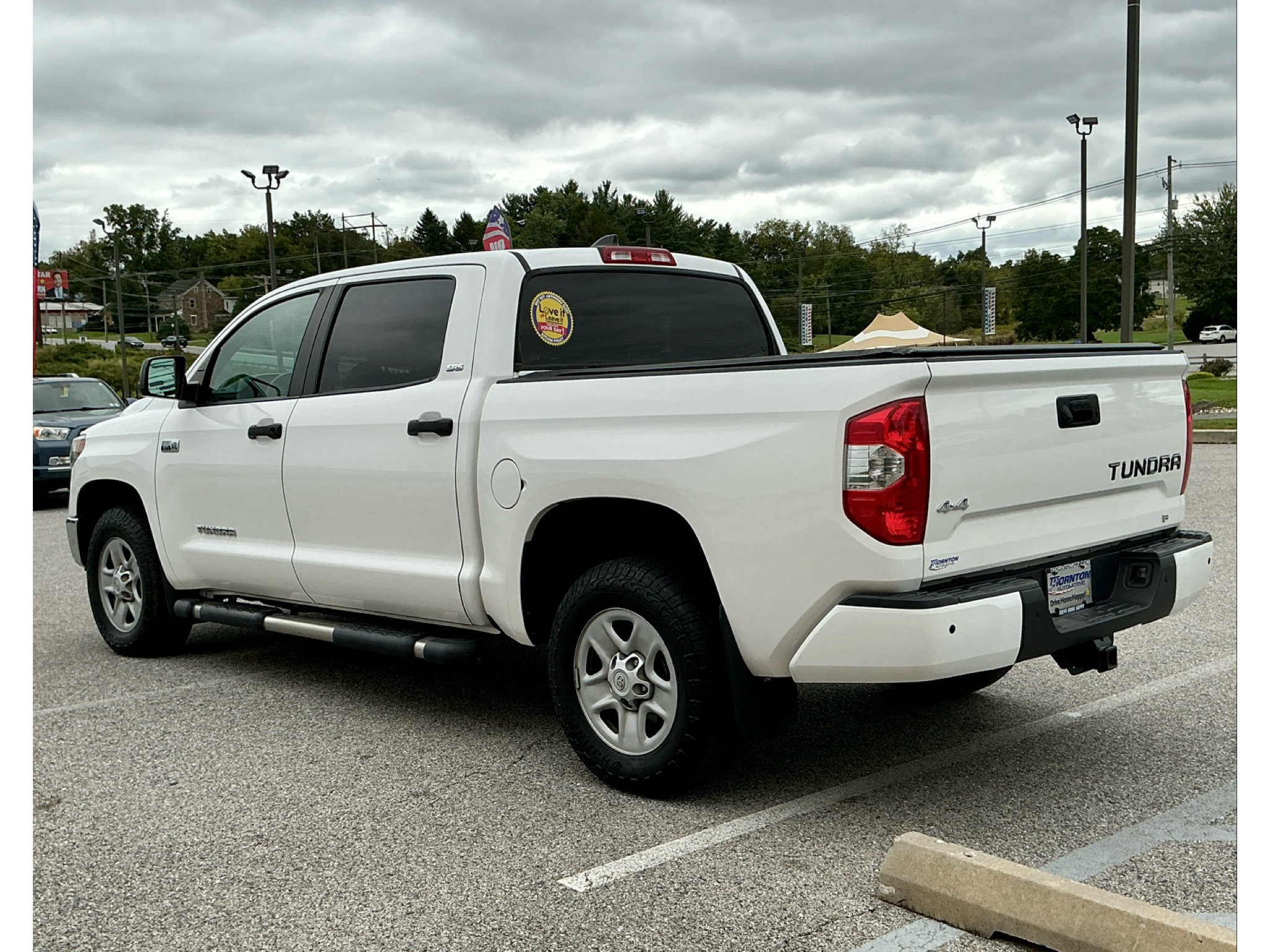 Used 2021 Toyota Tundra SR5 w/ Convenience Package AWD/4WD image 5