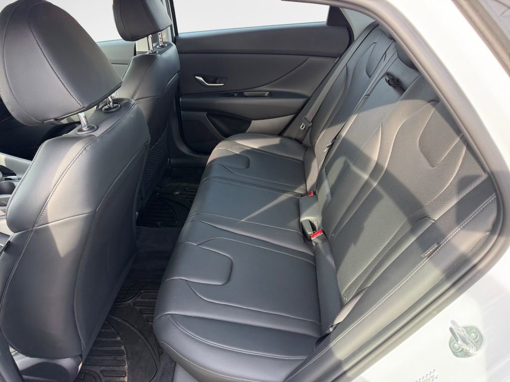 Used 2024 Hyundai Elantra Limited image 24