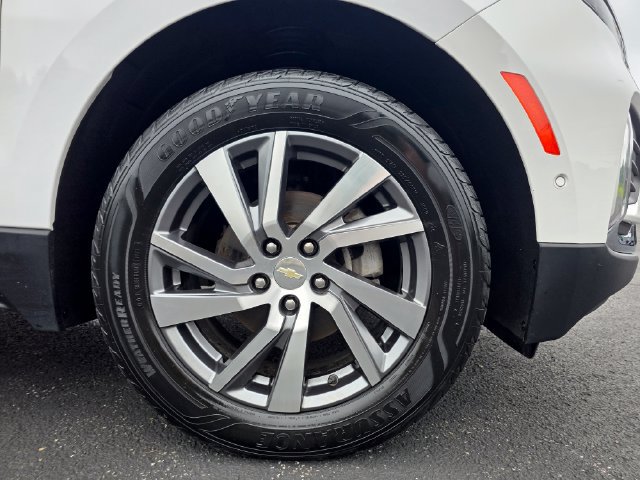 Used 2023 Chevrolet Equinox Premier AWD/4WD image 10