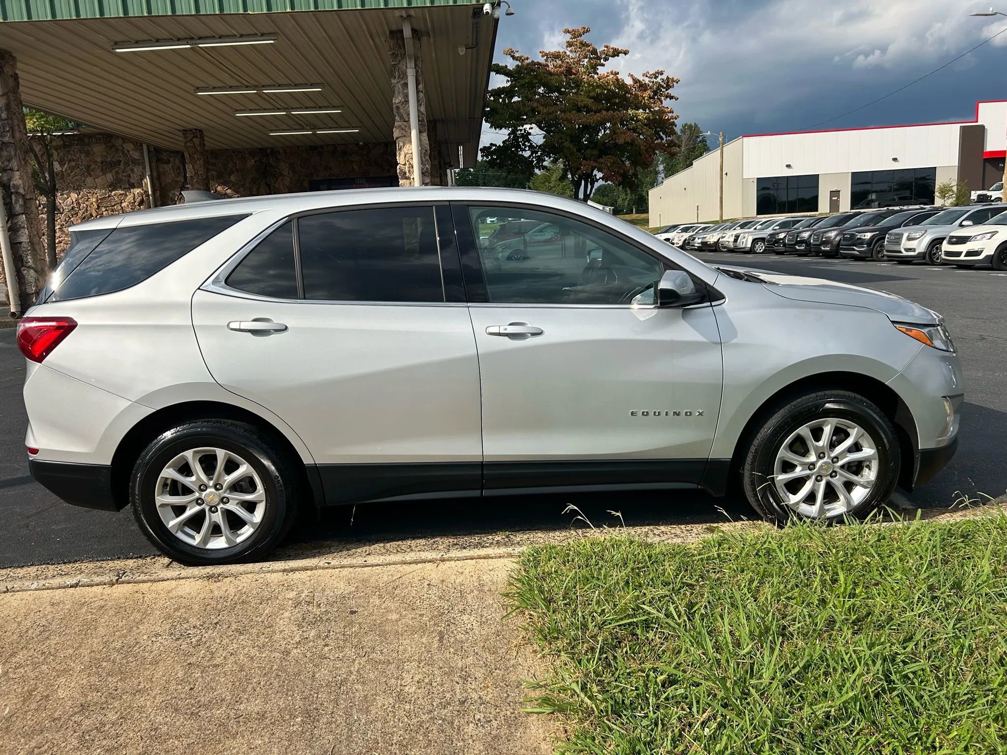 Used 2020 Chevrolet Equinox LT image 8