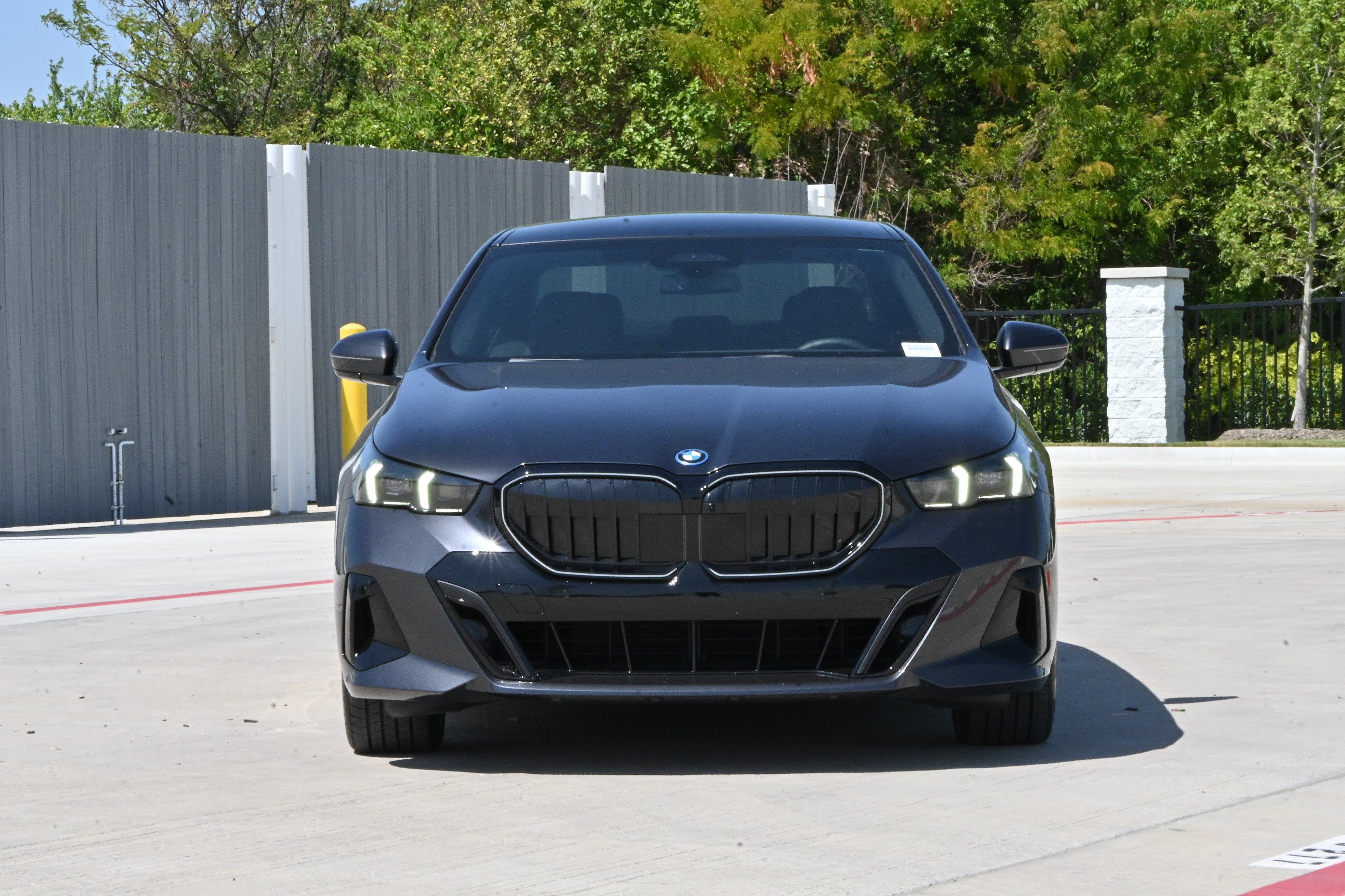 Used 2026 BMW 550e xDrive AWD/4WD image 3