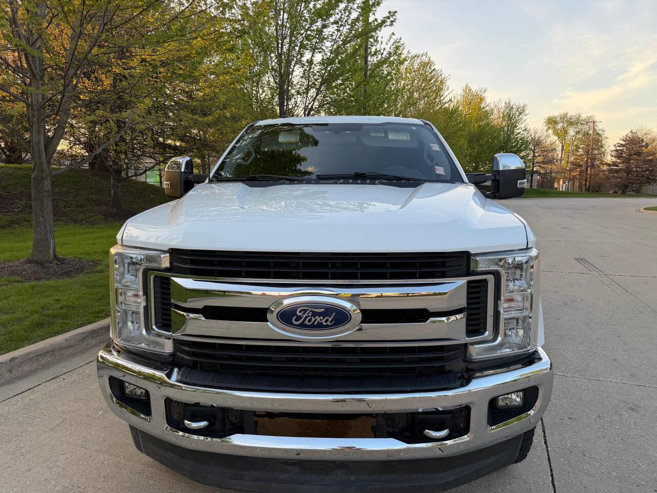 Used 2018 Ford F350 XLT w/ XLT Premium Package AWD/4WD image 2
