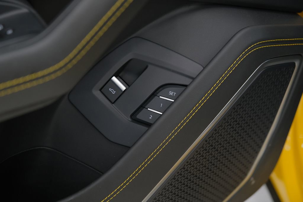 Used 2022 Lamborghini Urus image 61