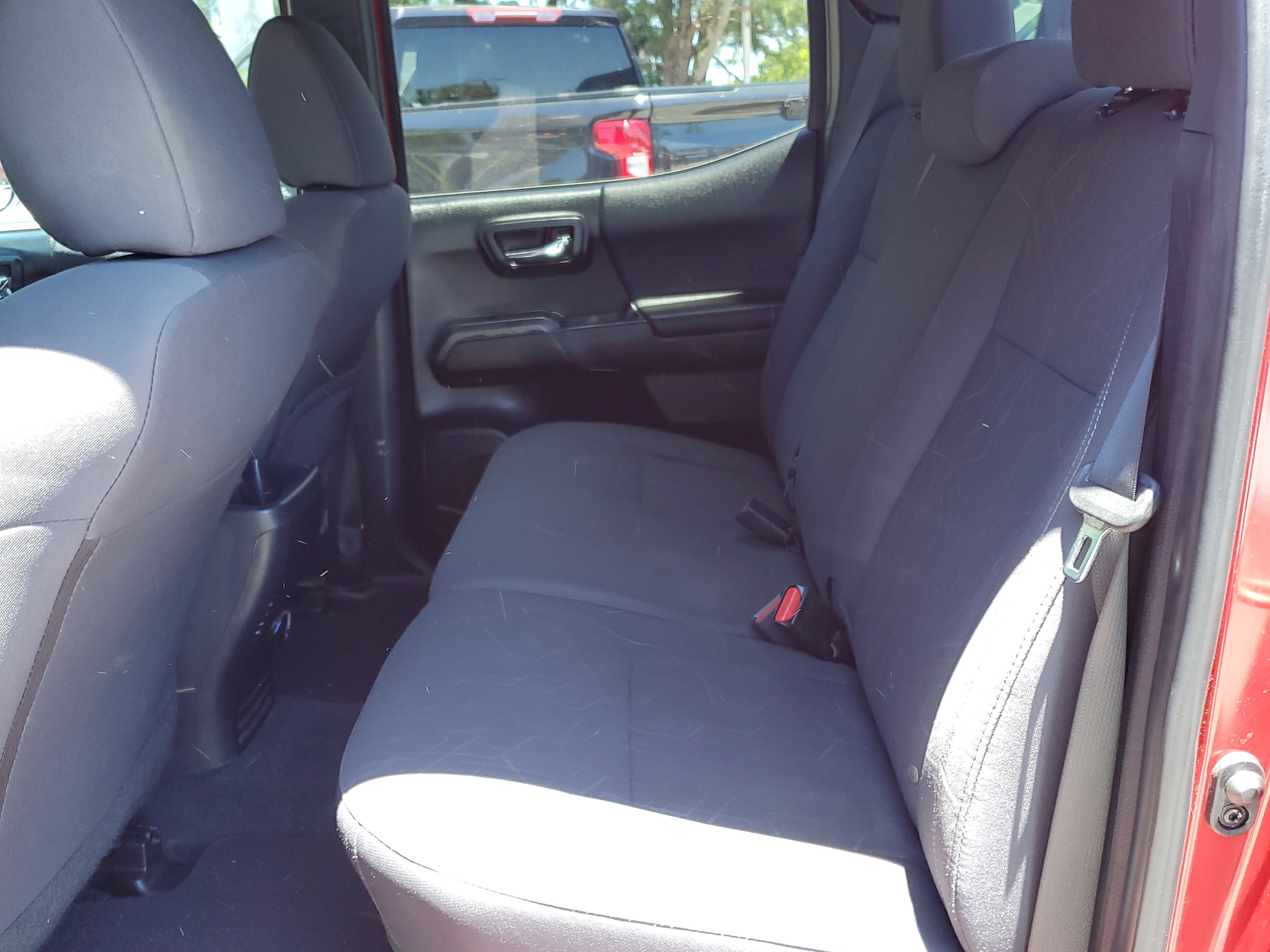 Used 2017 Toyota Tacoma TRD Sport w/ Premium & Technology Package image 10