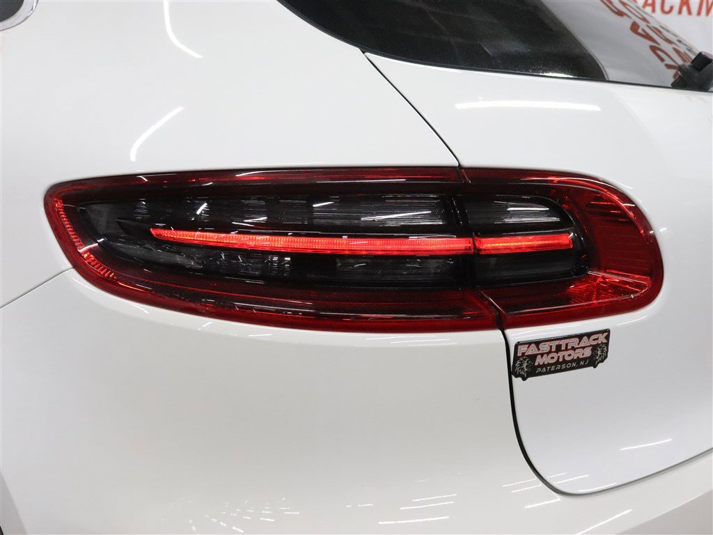 Used 2017 Porsche Macan S AWD/4WD image 9