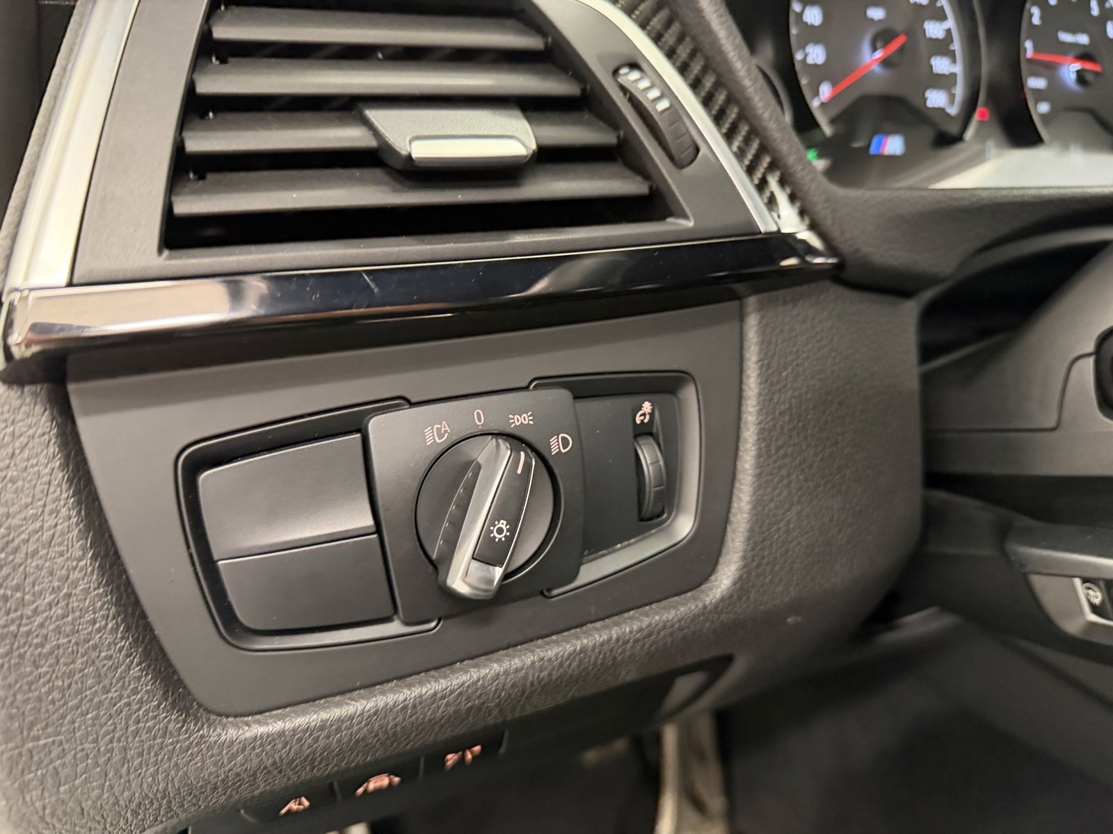 Used 2016 BMW M3 w/ Executive Package image 25