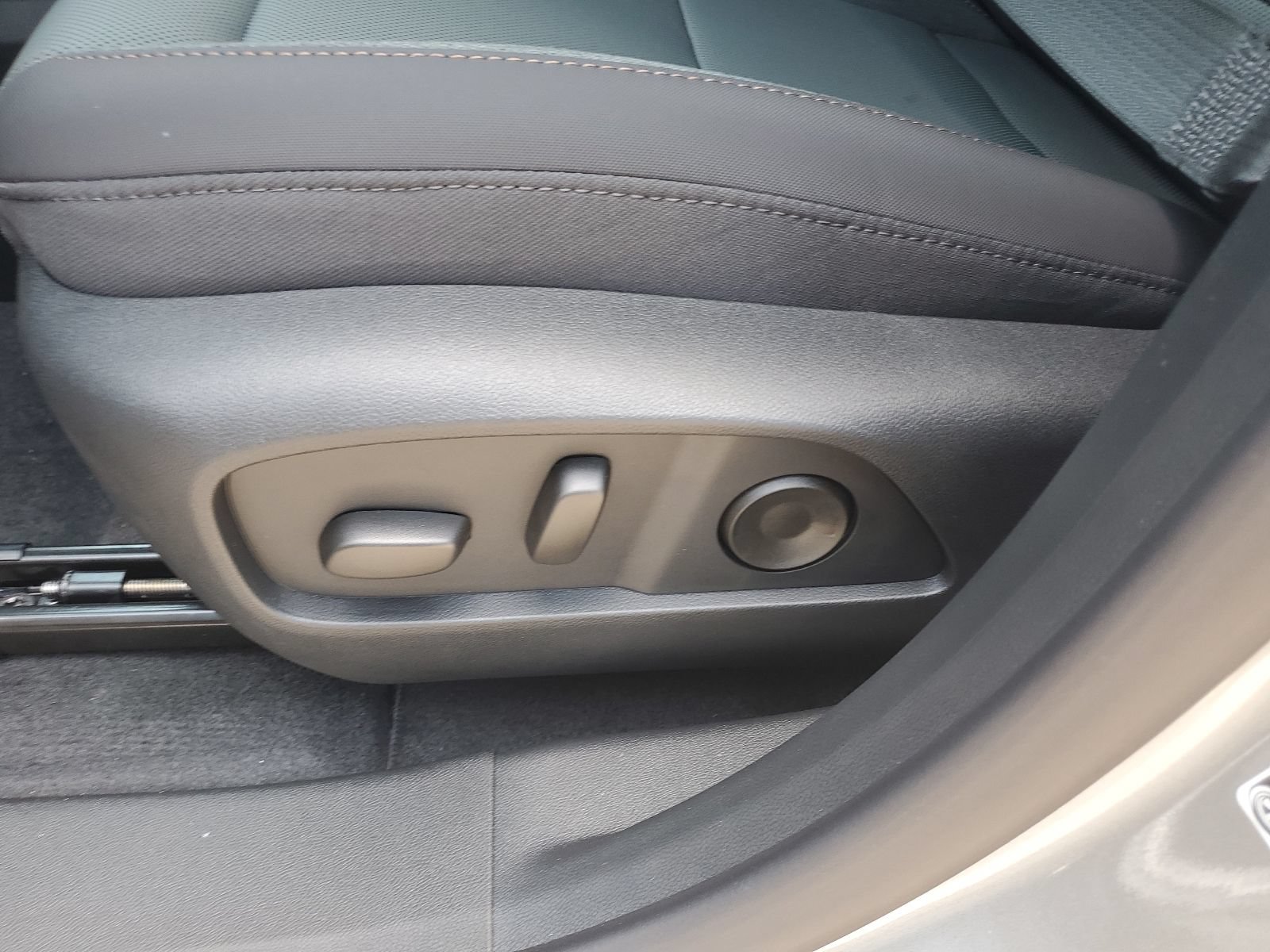 New 2026 GMC Terrain AT4 w/ Technology Package II AWD/4WD image 19