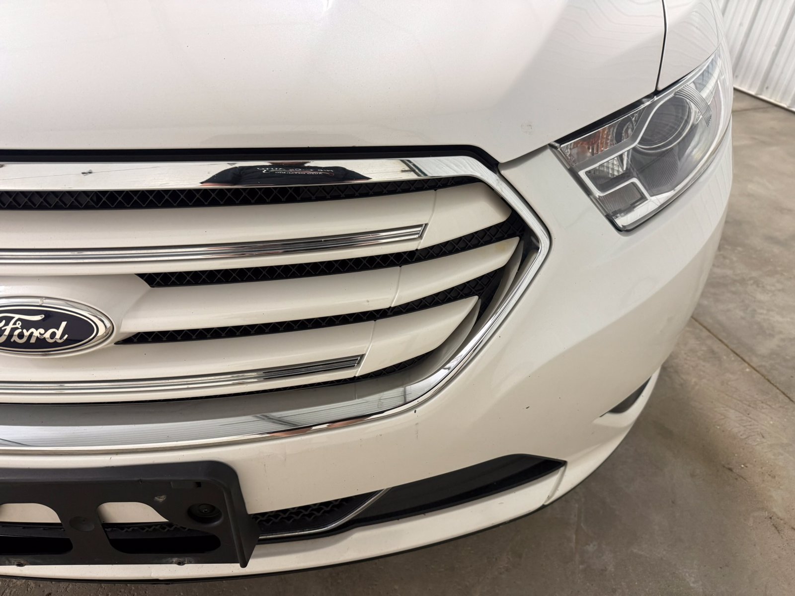 Used 2013 Ford Taurus Limited FWD image 6