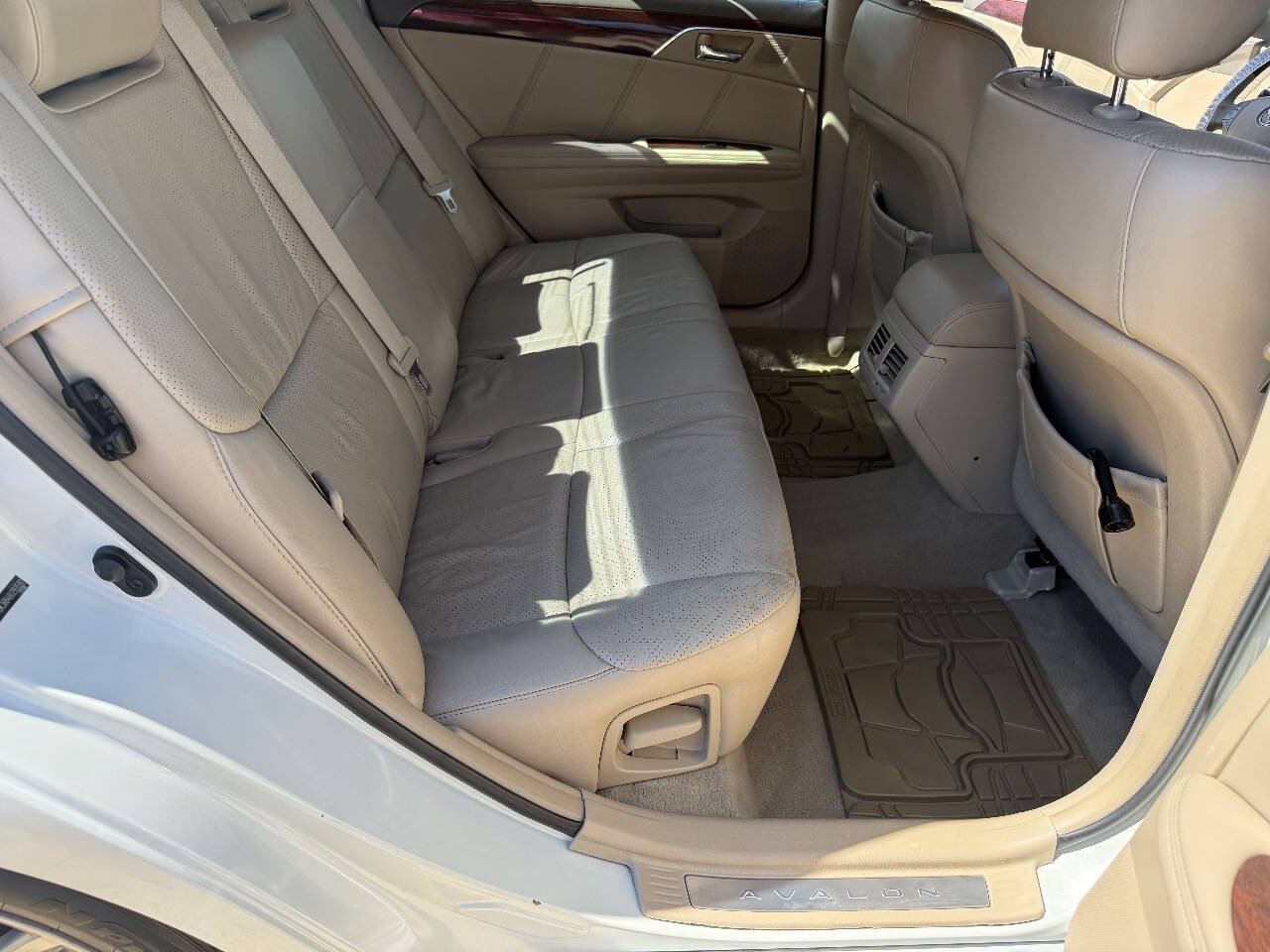 Used 2008 Toyota Avalon Limited FWD image 16
