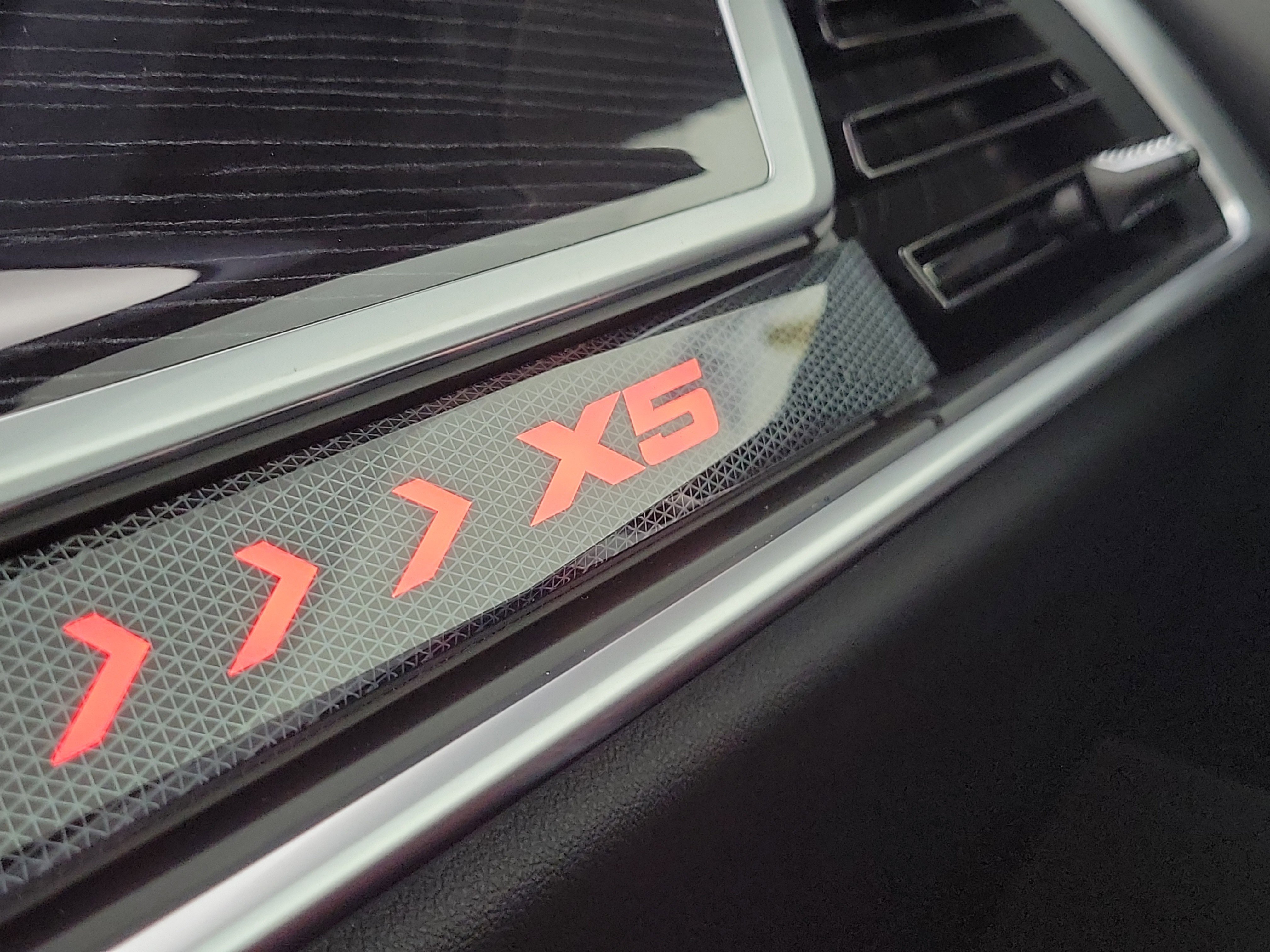 New 2026 BMW X5 xDrive40i w/ M Sport Package image 25