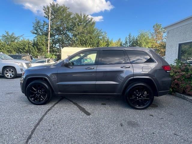 Used 2020 Jeep Grand Cherokee Altitude AWD/4WD image 3