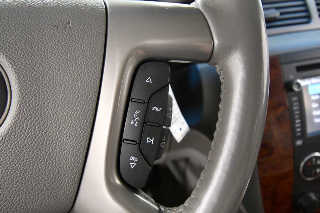 Used 2013 Chevrolet Avalanche LTZ AWD/4WD image 23