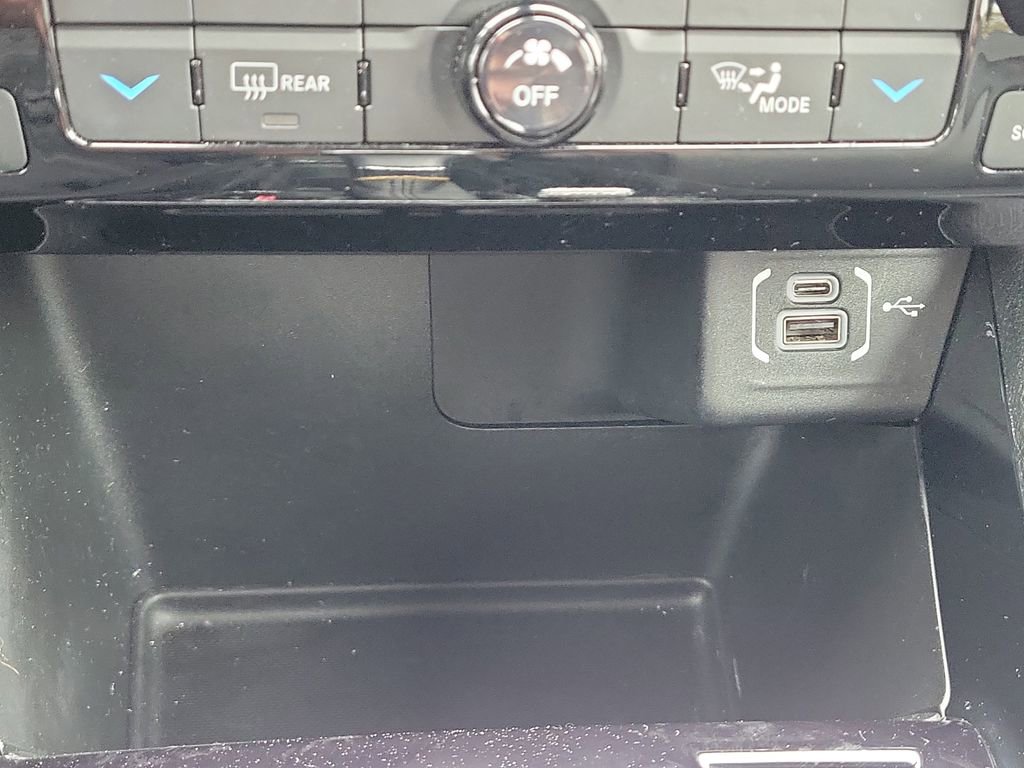 Used 2024 Jeep Compass Limited image 25