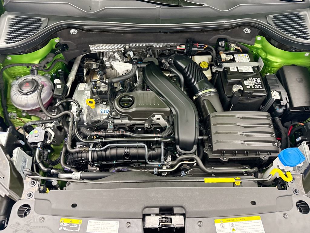 Used 2025 Volkswagen Taos SE w/ Panoramic Sunroof Package image 27