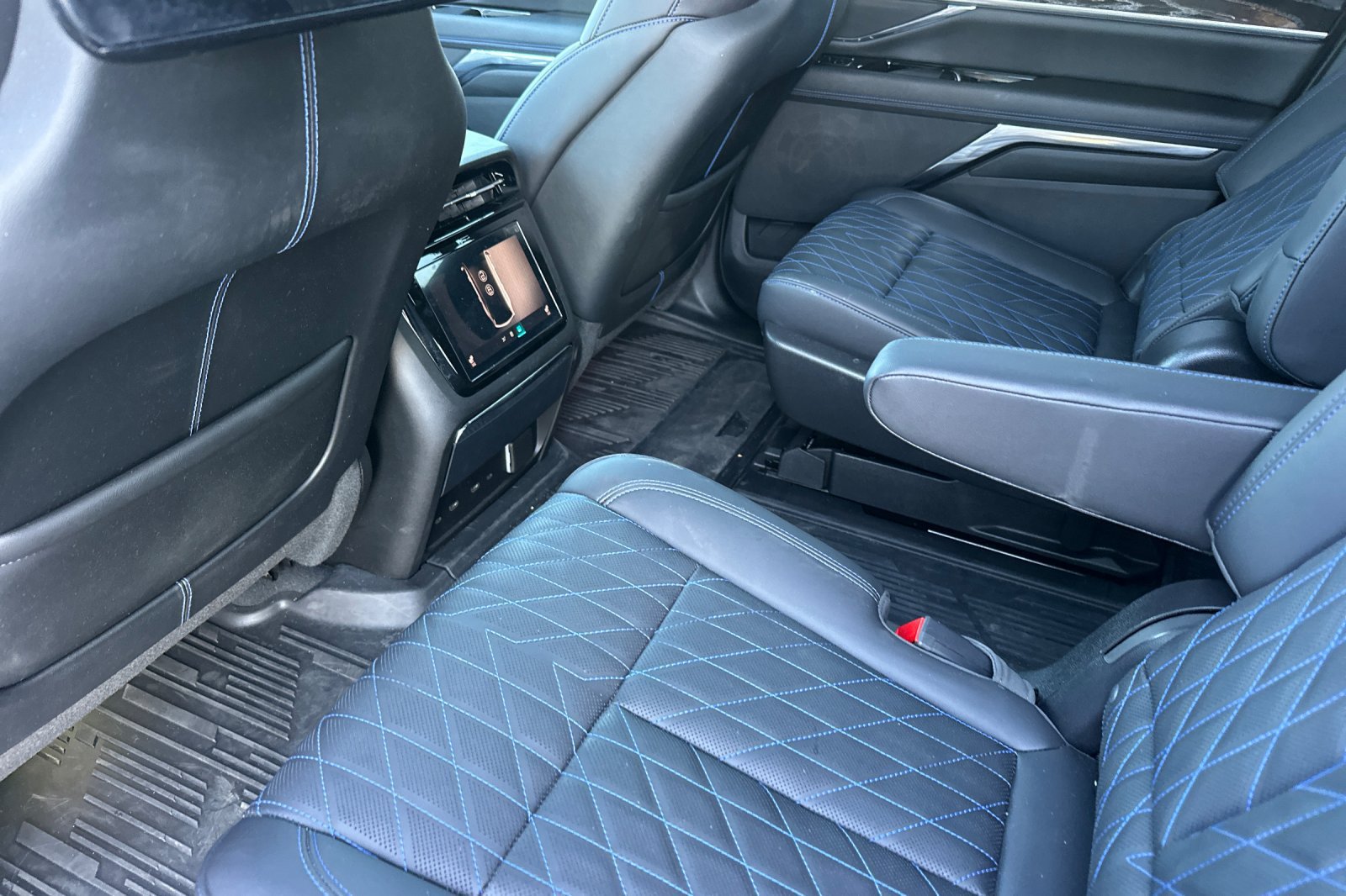 Certified 2025 Cadillac Escalade IQ Sport 1 w/ Smart Trailering package AWD/4WD image 14