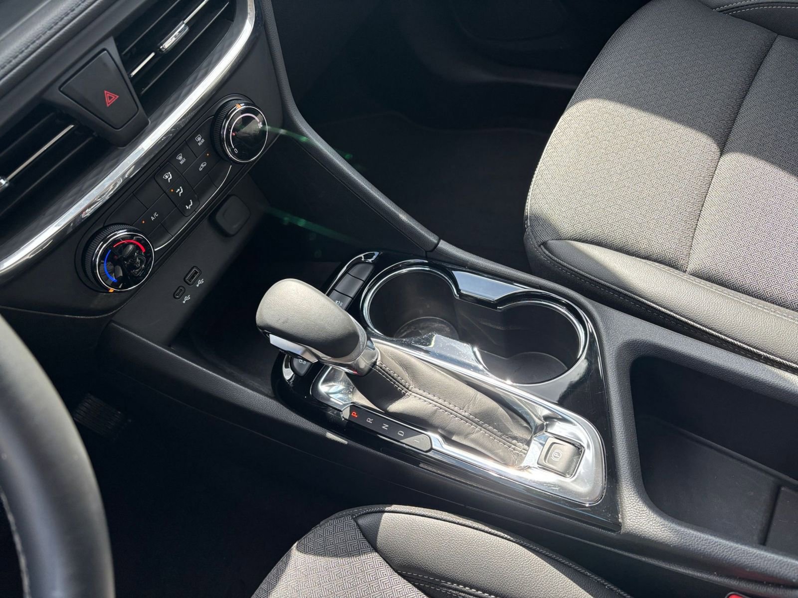 Used 2025 Buick Encore GX Preferred image 40