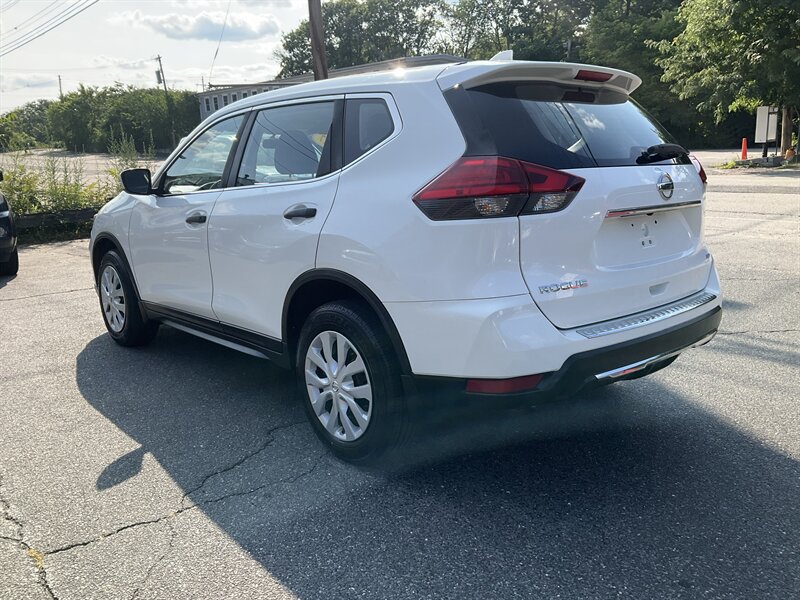 Used 2017 Nissan Rogue S AWD/4WD image 7
