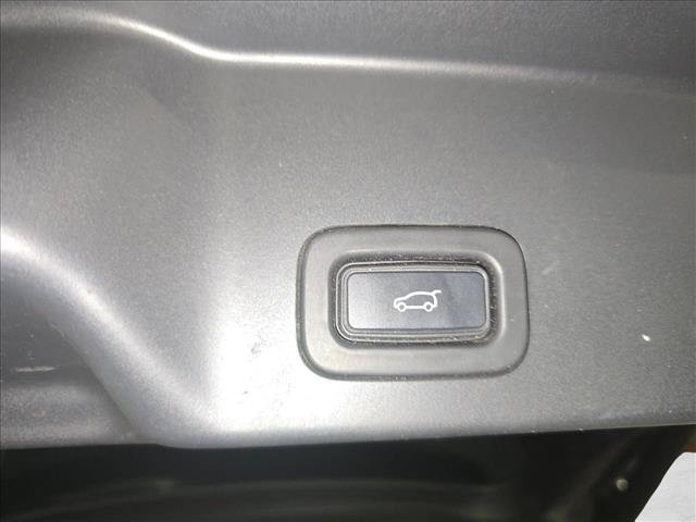 Used 2020 Land Rover Range Rover Evoque SE AWD/4WD image 13