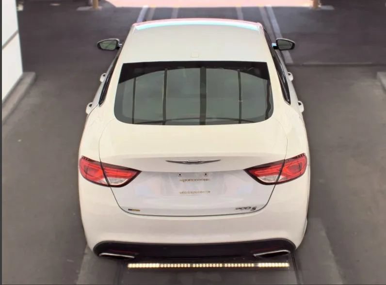 Used 2015 Chrysler 200 S FWD image 4