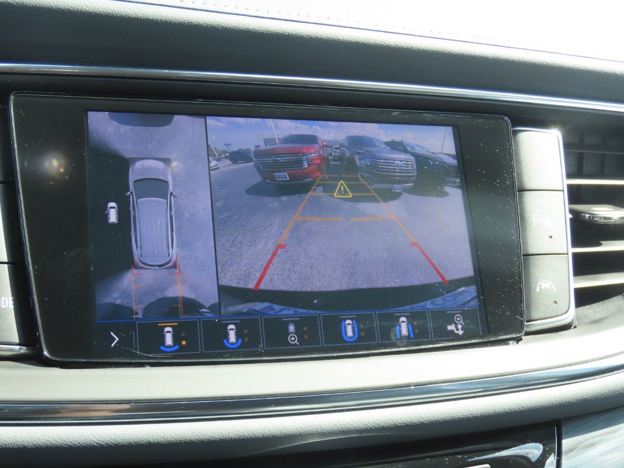 Used 2021 Buick Enclave Premium w/ Surround and Sites Package AWD/4WD image 33
