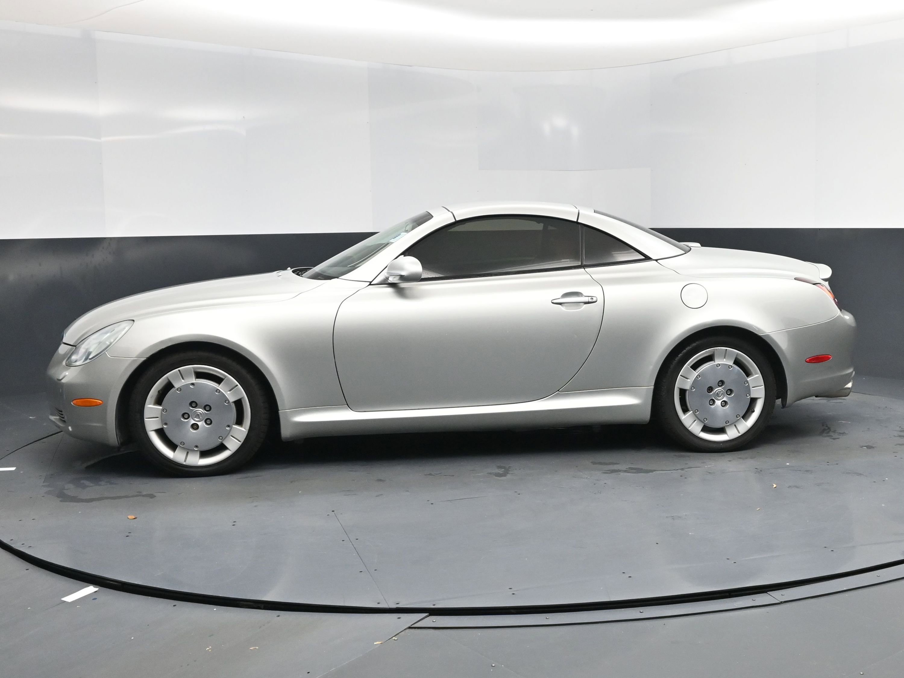 Used 2003 Lexus SC 430 Convertible image 3