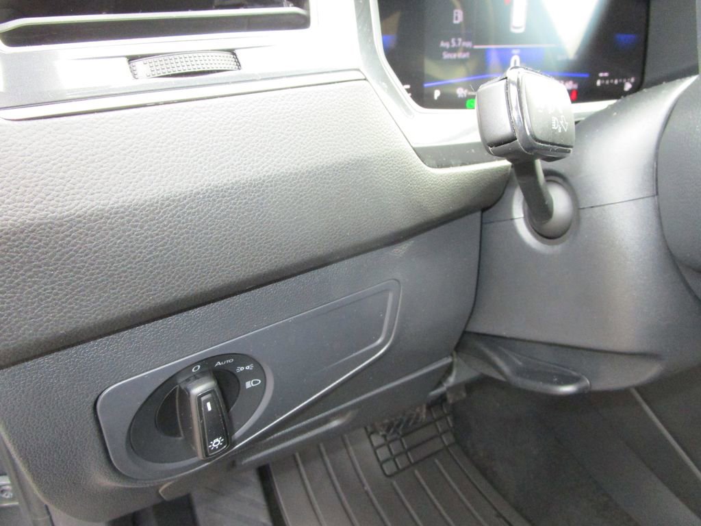 Used 2024 Volkswagen Tiguan S image 23