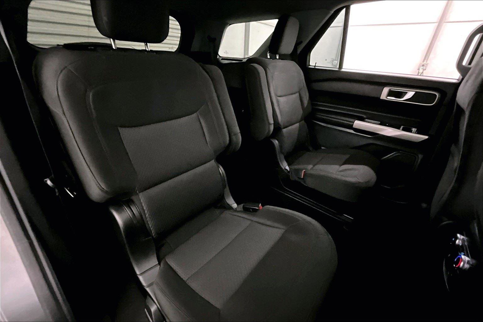 Used 2022 Ford Explorer XLT image 27
